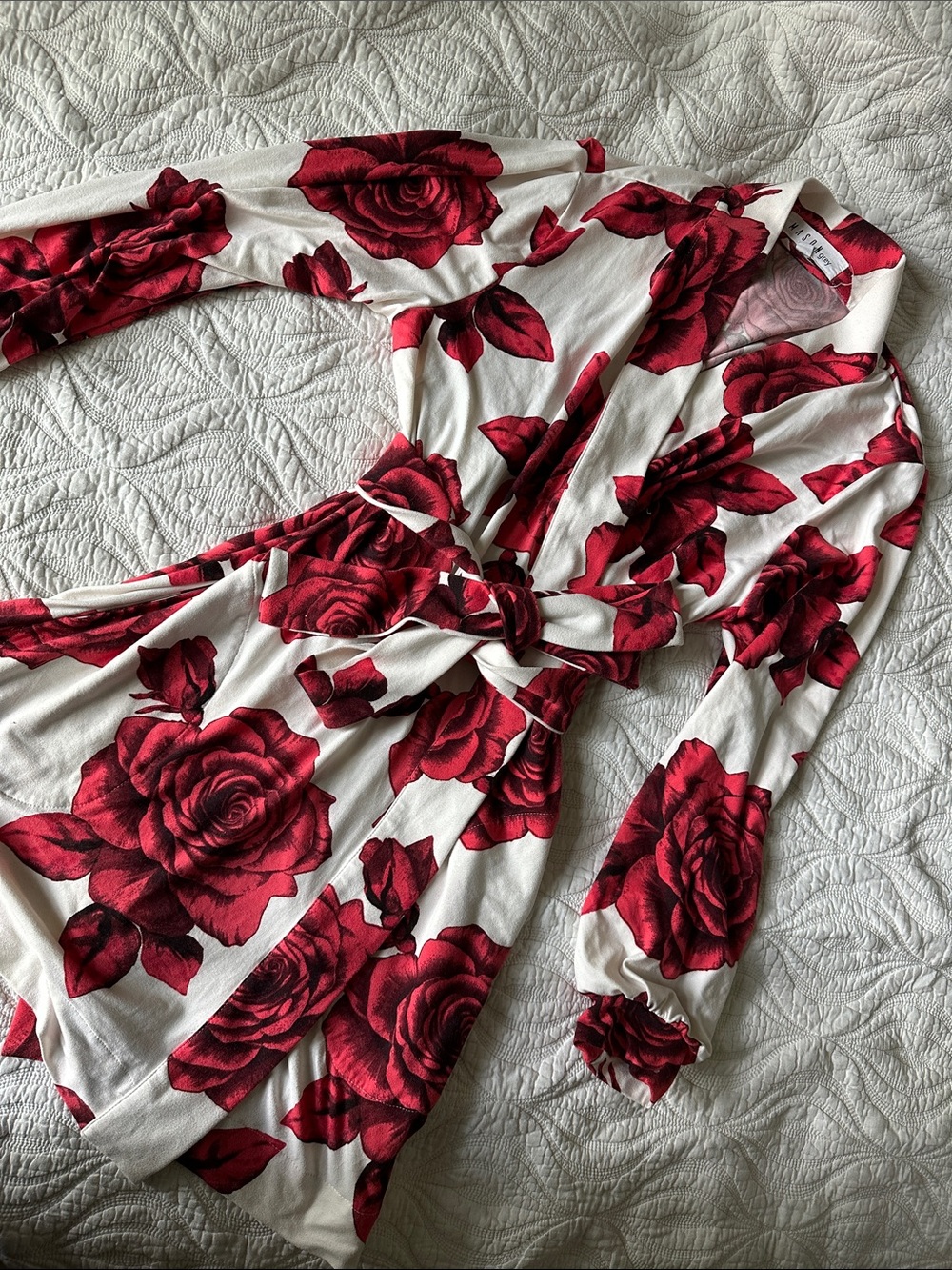 MASON GREY Red Rose Short Robe Banded Sleeves